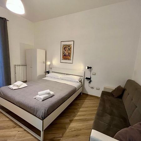 Guesthouse Marcanto - Duomo Napoli Bagian luar foto