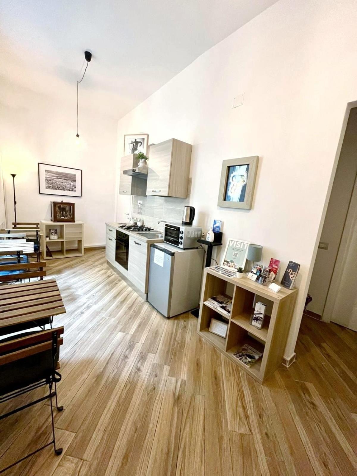 Guesthouse Marcanto - Duomo Napoli Bagian luar foto