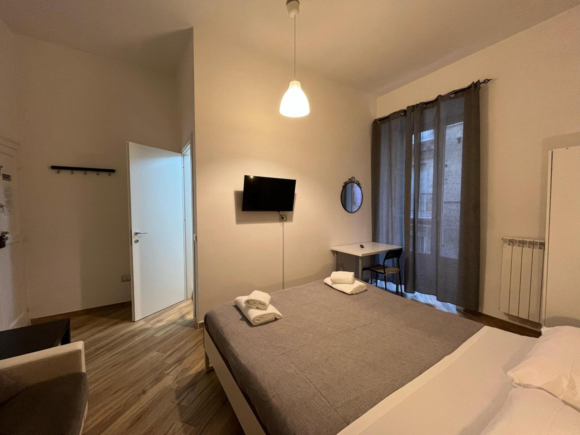 Guesthouse Marcanto - Duomo Napoli Bagian luar foto