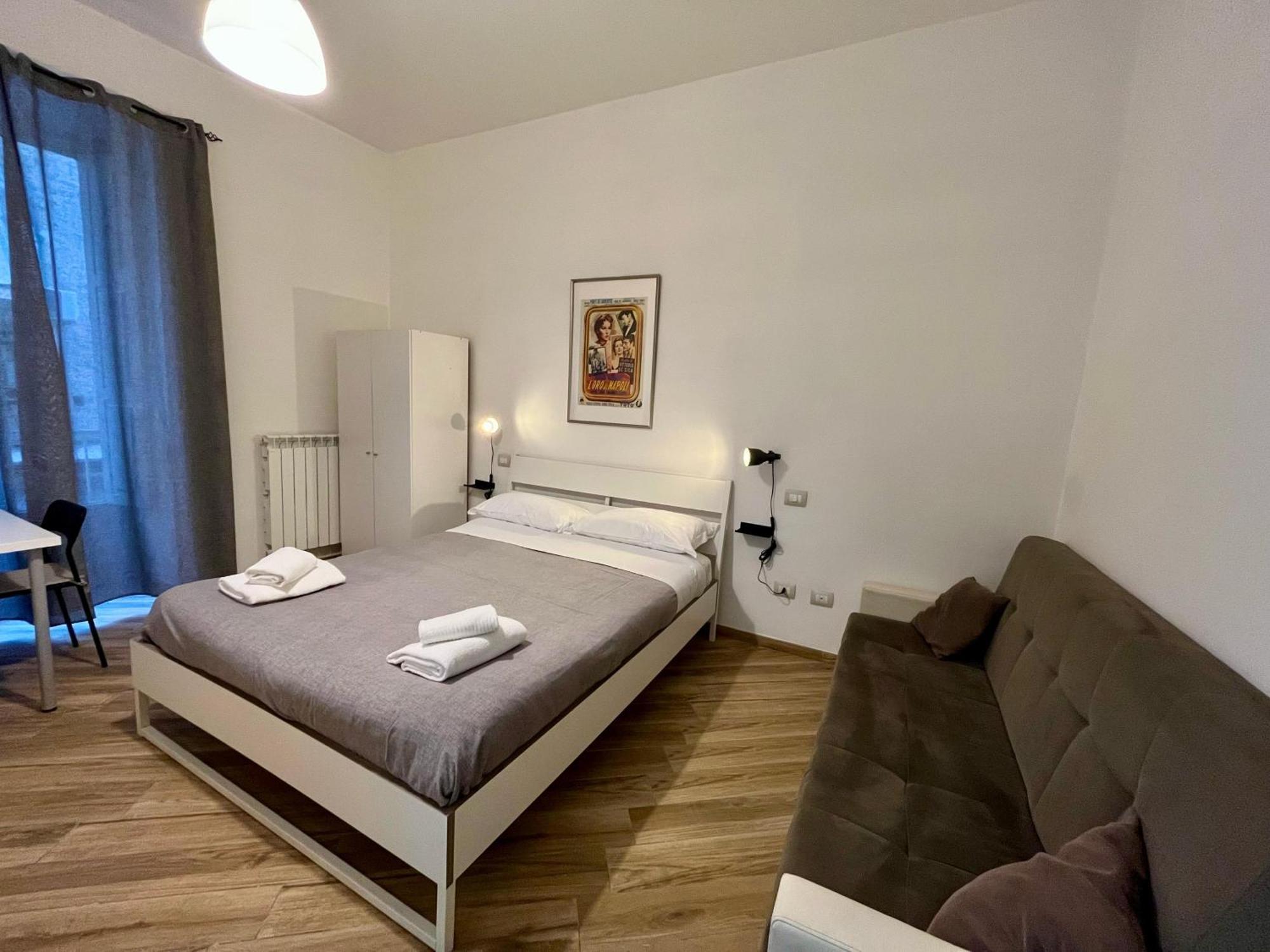 Guesthouse Marcanto - Duomo Napoli Bagian luar foto